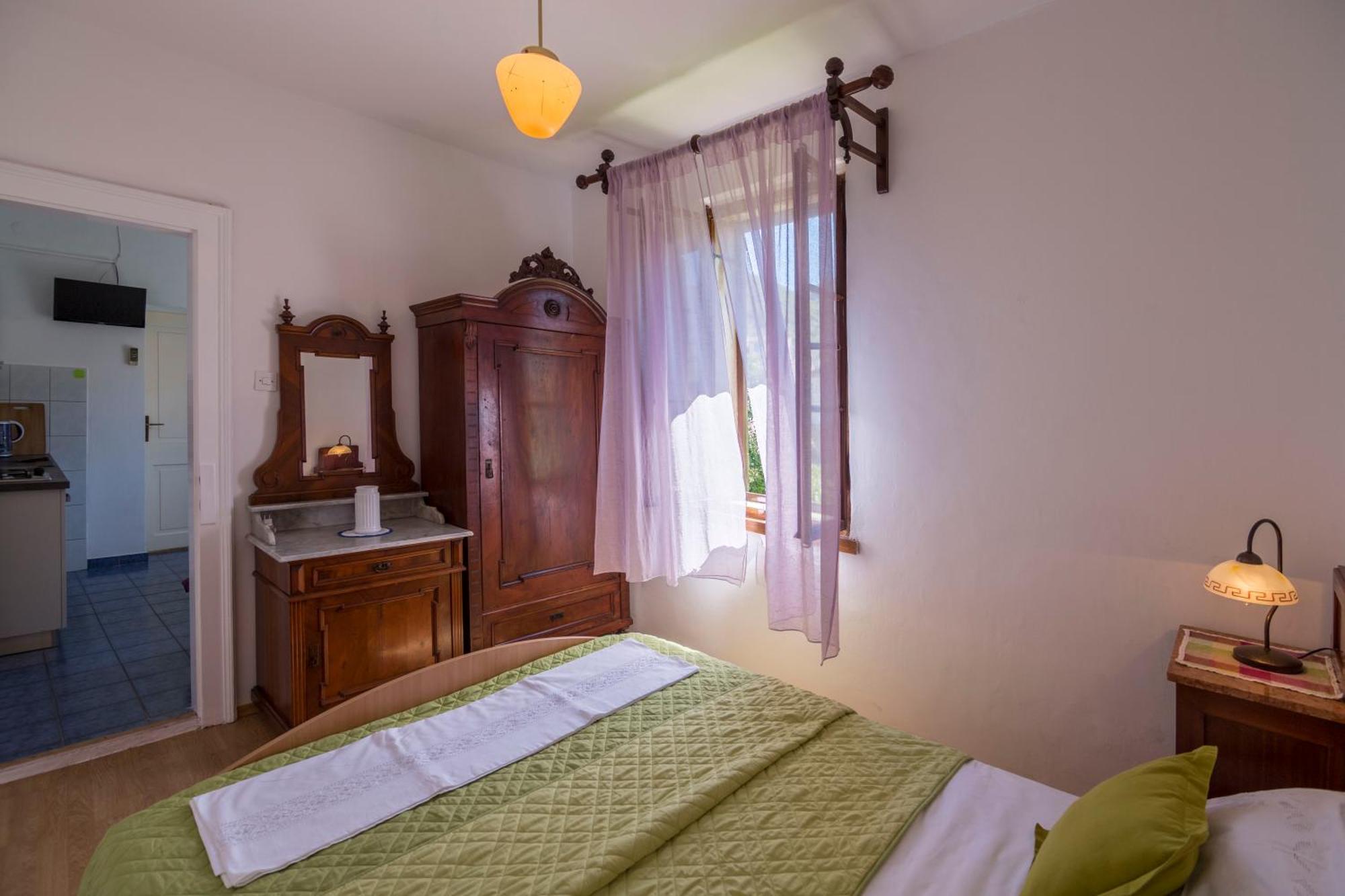 Komiža Apartments Lena מראה חיצוני תמונה