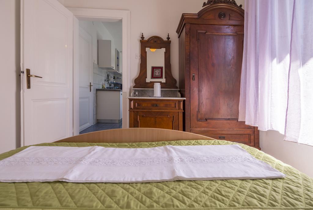 Komiža Apartments Lena מראה חיצוני תמונה