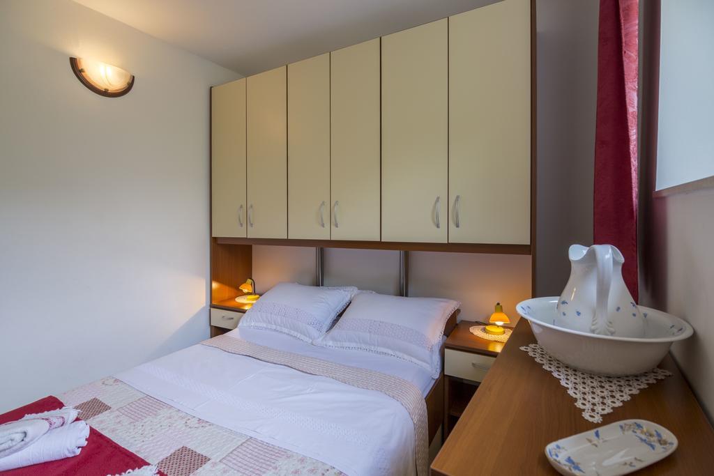 Komiža Apartments Lena מראה חיצוני תמונה